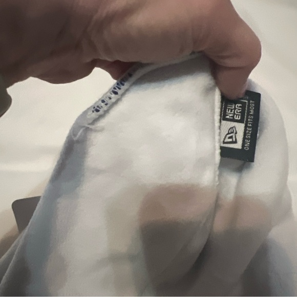 Kansas Jayhawks NEW Winter Hat w/ Tassles . College NCAA Warm Knit Adult Fan NWT - Picture 5 of 6